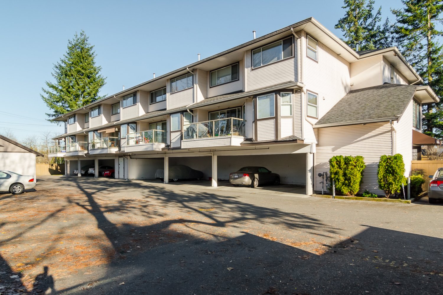 Catherine Court | 20189 54th Avenue, Langley | YouLive.ca