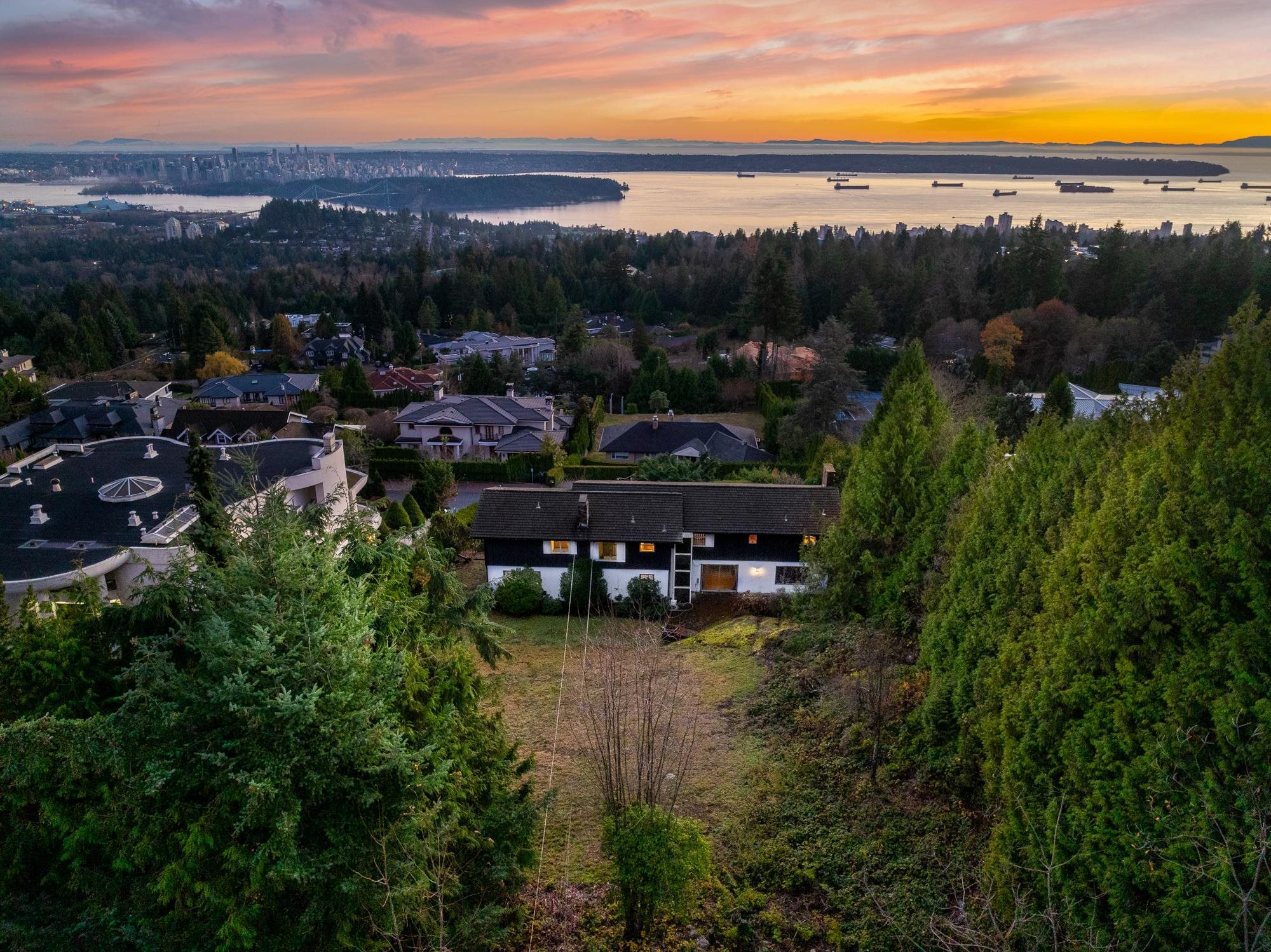 985 King Georges Way West Vancouver - MLS: R2949321
