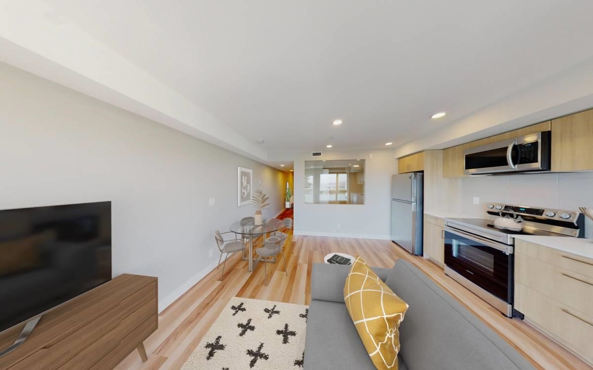 308 408 East Columbia New Westminster - MLS: R2970290