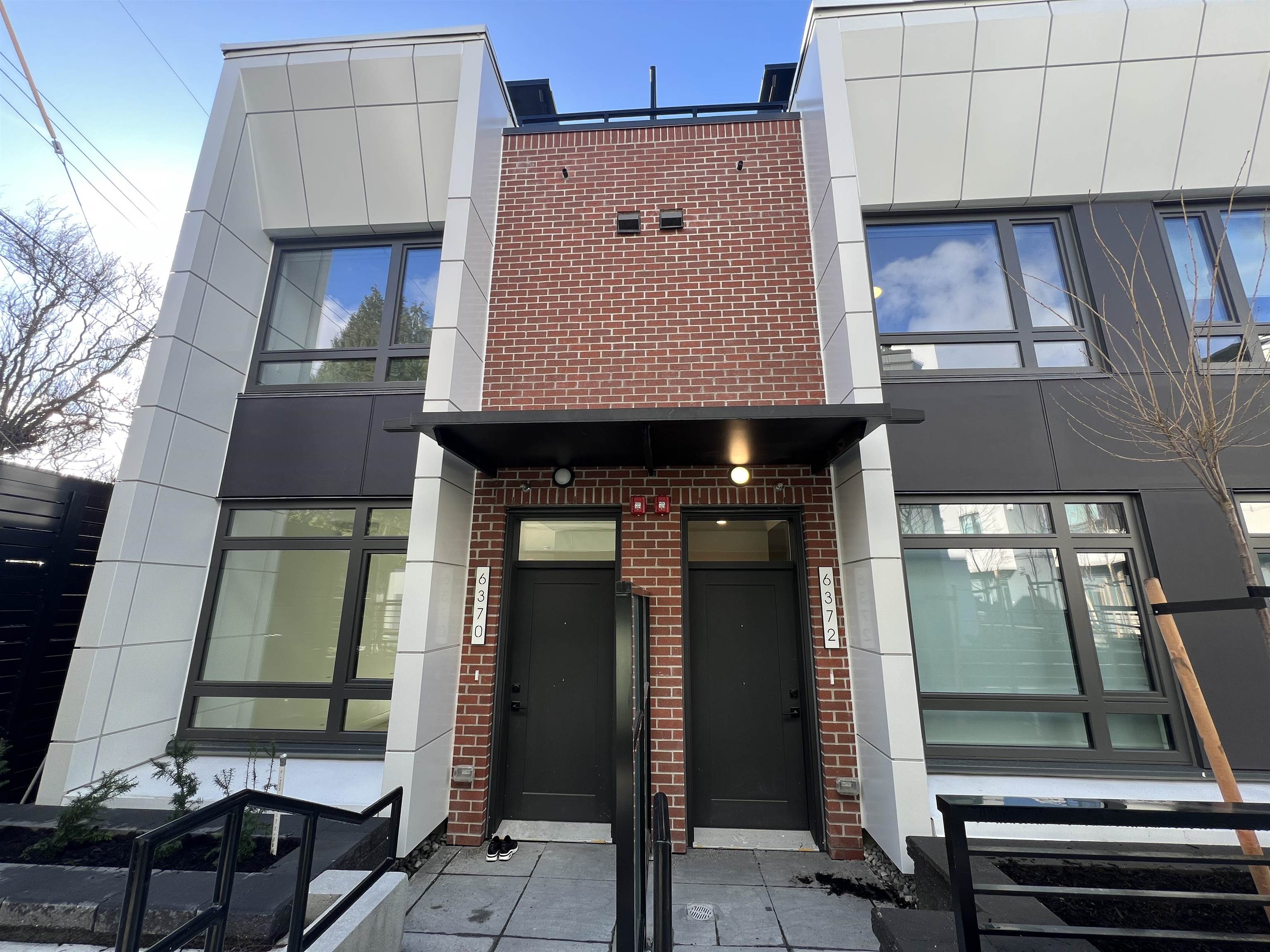35 6370 Oak Street Vancouver - MLS: R2979263