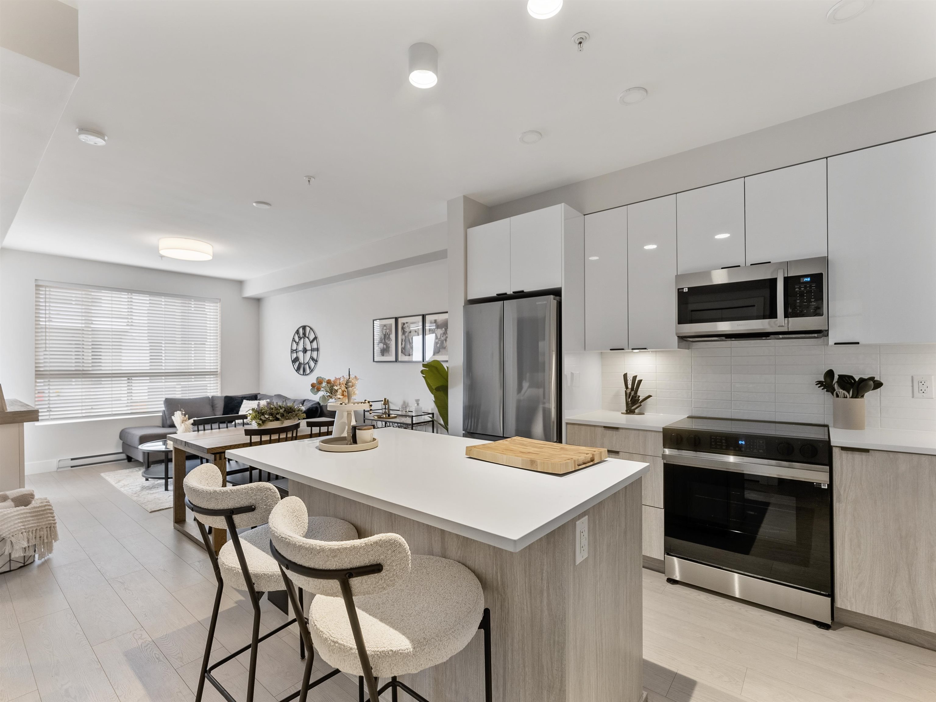 419 11655 Fraser Street Maple Ridge - MLS: R2985882
