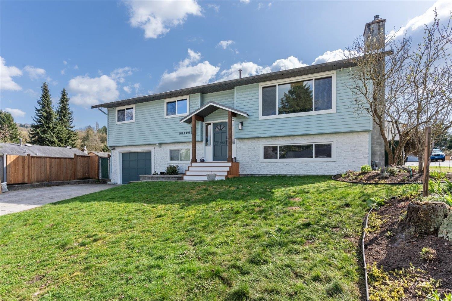 35190 Pierce Terrace Abbotsford - MLS: R2986286